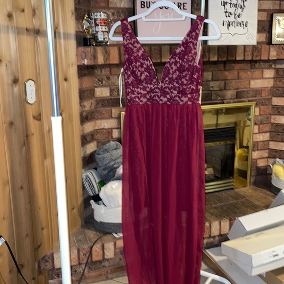 LuLu’s Gown - Picture 4 of 5